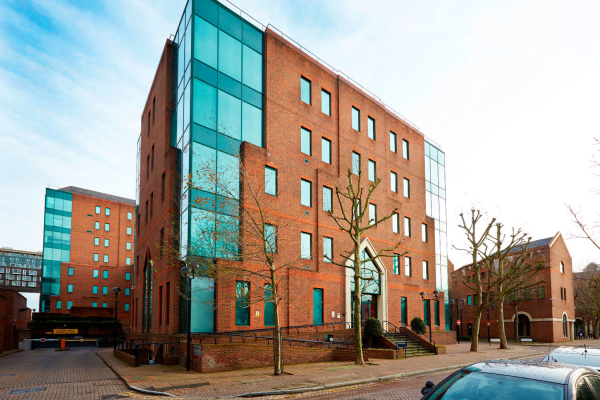 Equinix LD8 London Facility